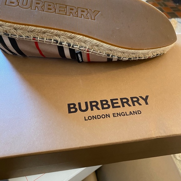 Authentic Burberry Icon Stripe Espadrilles size 37.5 - Picture 9 of 11